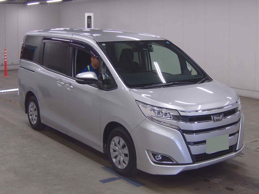 2021 TOYOTA NOAH X
