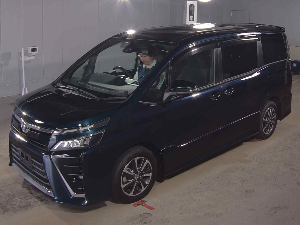 2021 TOYOTA VOXY ZS photo 4