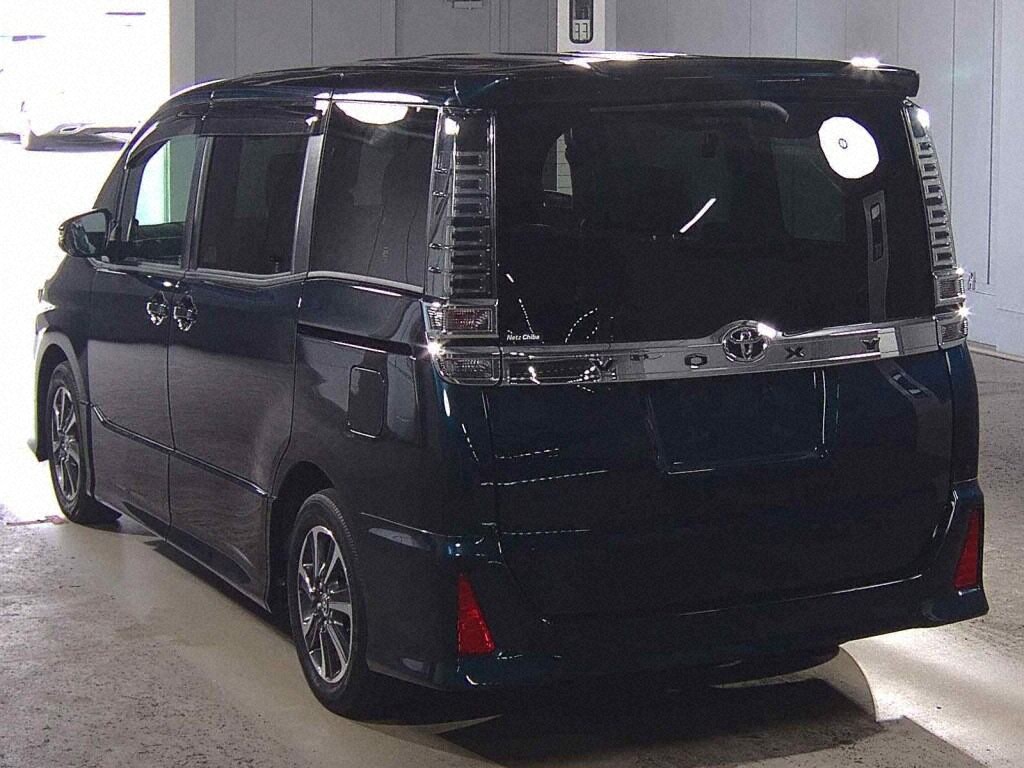 2021 TOYOTA VOXY ZS photo 2
