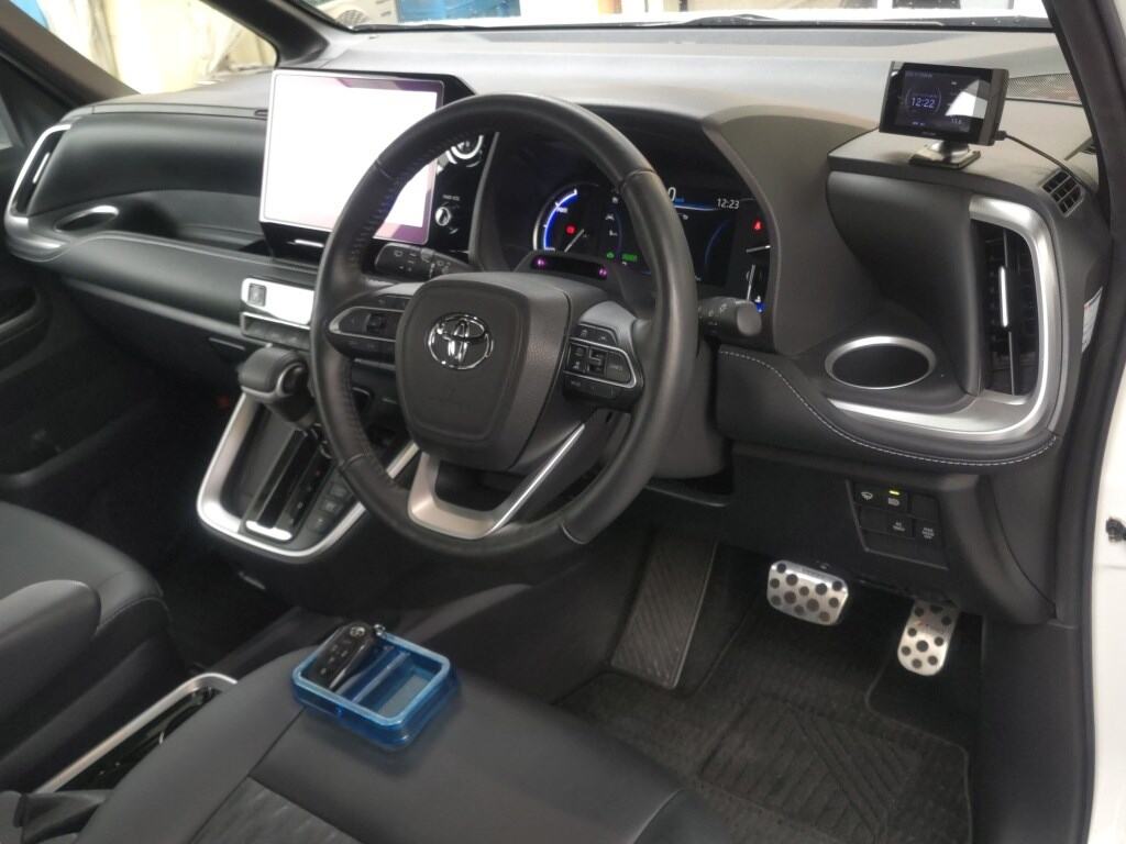 2022 TOYOTA NOAH HYBRID S-Z photo 3