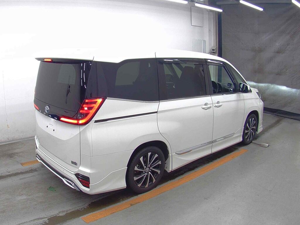 2022 TOYOTA NOAH HYBRID S-Z photo 5