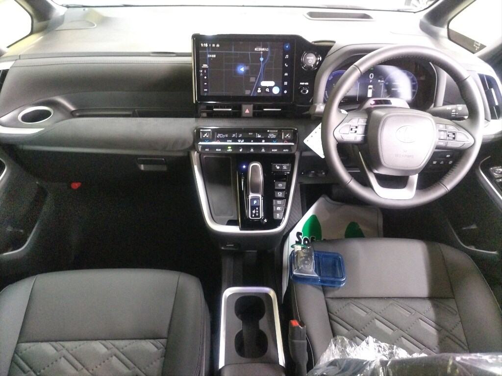 2026 TOYOTA VOXY HYBRID S-Z photo 3