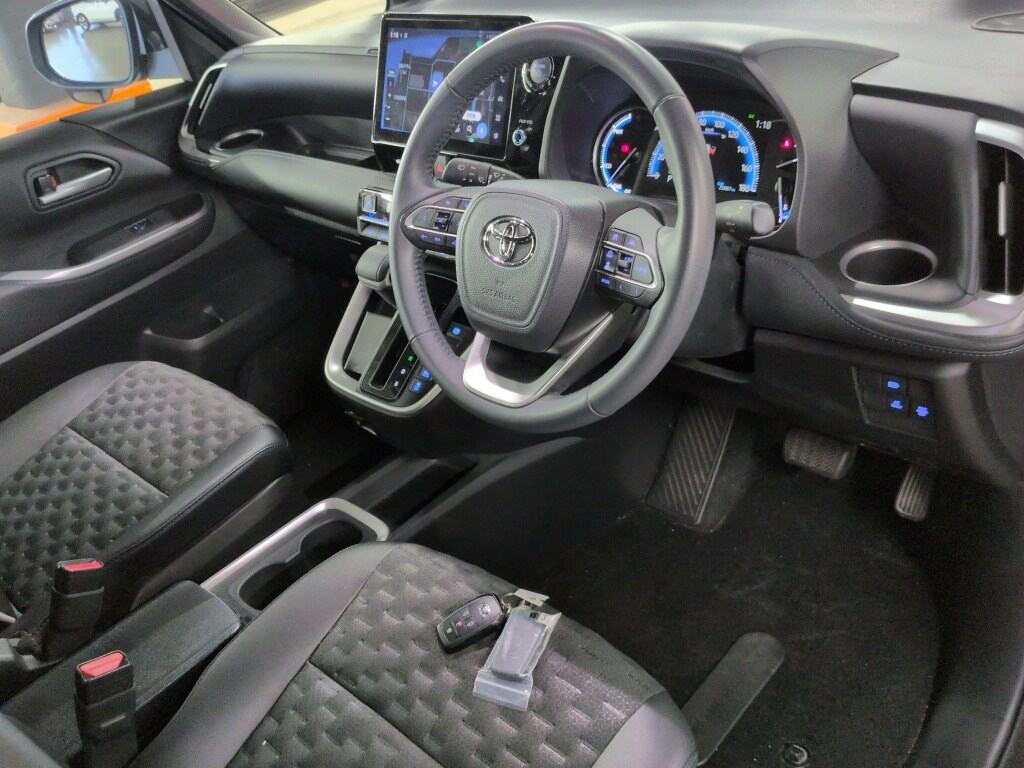 2024 TOYOTA VOXY HYBRID S-Z photo 3