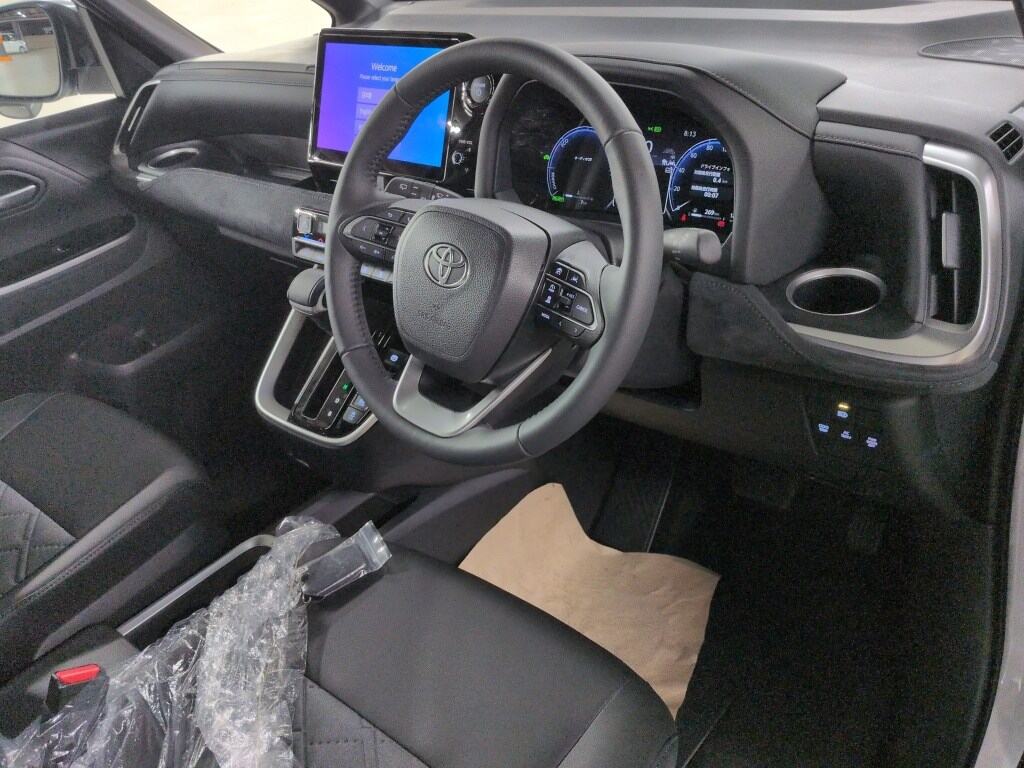 2026 TOYOTA VOXY HYBRID S-Z photo 3