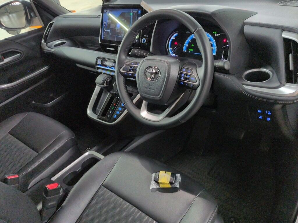 2024 TOYOTA NOAH HYBRID S-Z photo 3