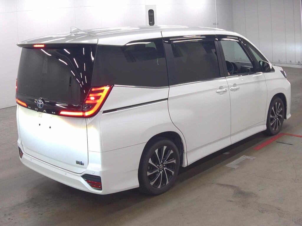 2022 TOYOTA NOAH HYBRID S-Z photo 5