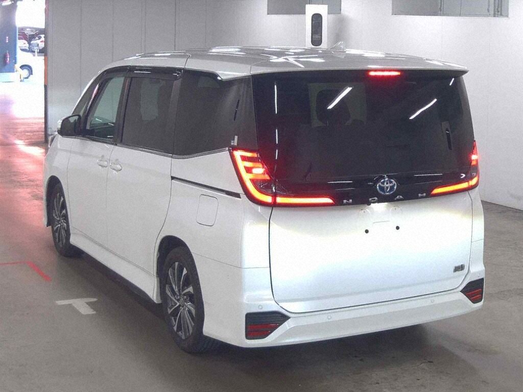 2024 TOYOTA NOAH HYBRID S-Z photo 2