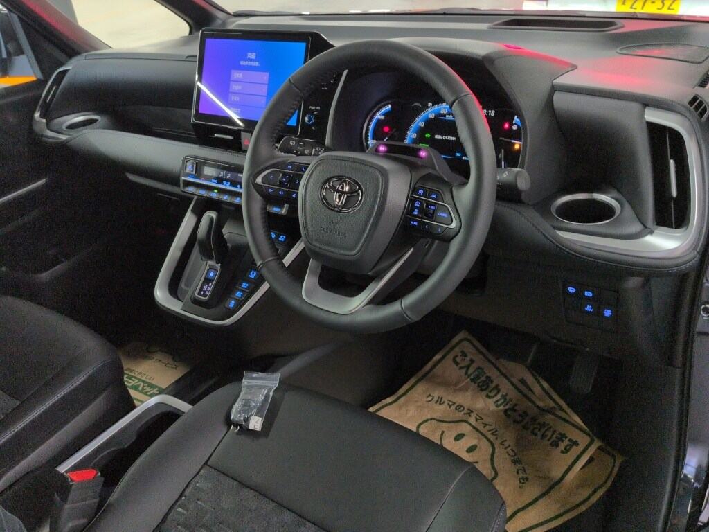 2026 TOYOTA VOXY HYBRID S-Z photo 3