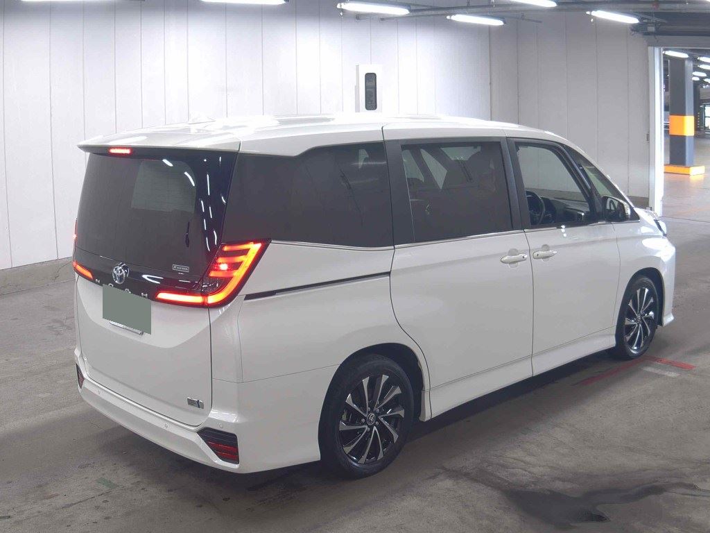 2023 TOYOTA NOAH HYBRID S-Z photo 5