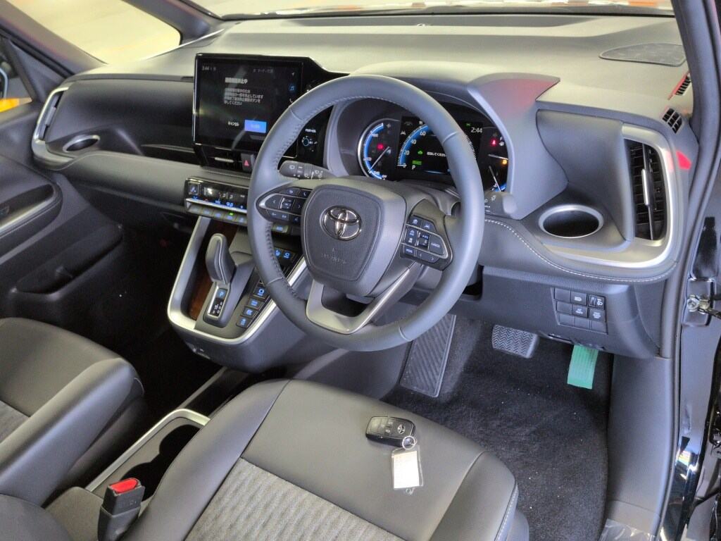 2026 TOYOTA NOAH HYBRID S-Z photo 3
