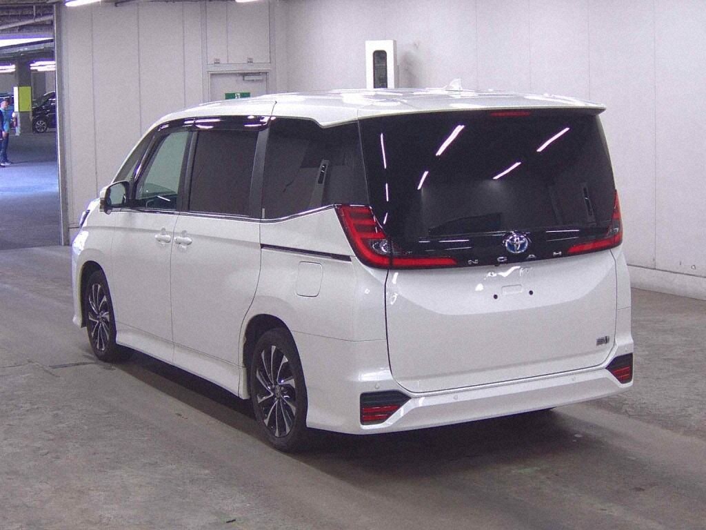 2023 TOYOTA NOAH HYBRID S-Z photo 2