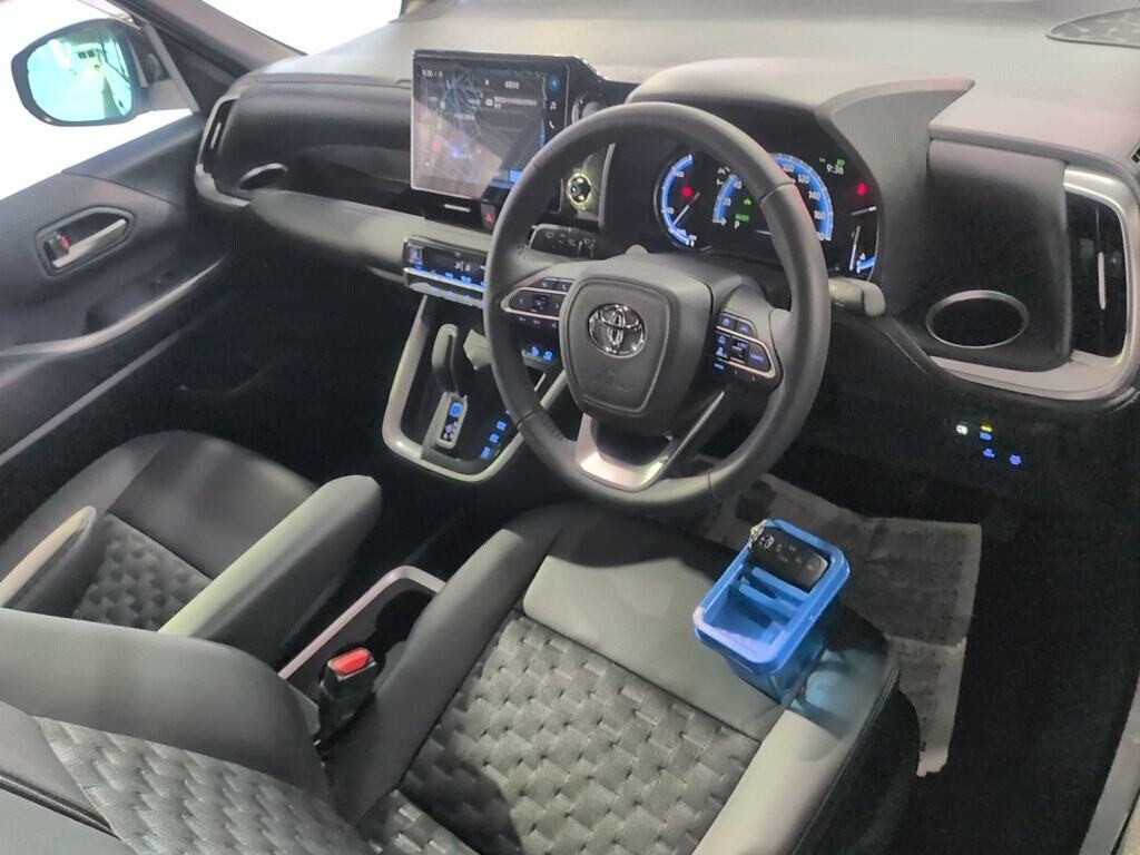 2026 TOYOTA VOXY HYBRID S-Z photo 3