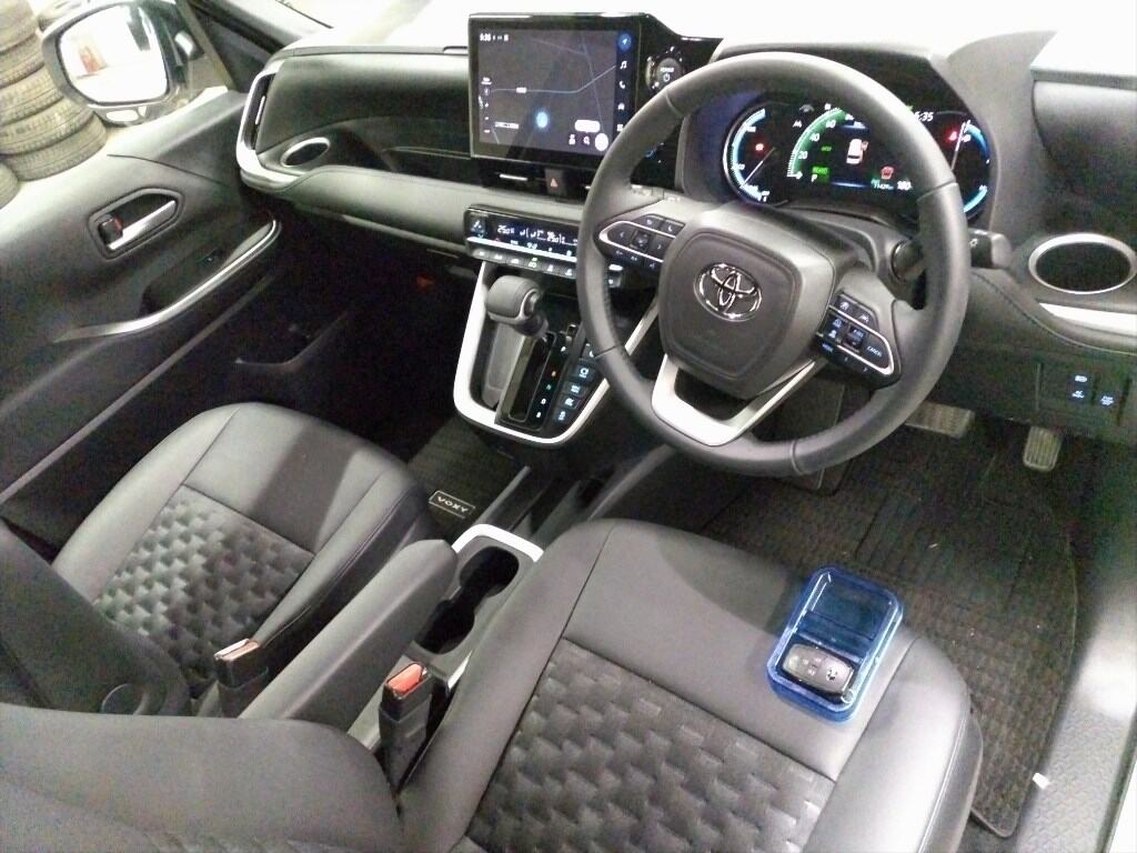 2026 TOYOTA VOXY HYBRID S-Z photo 3
