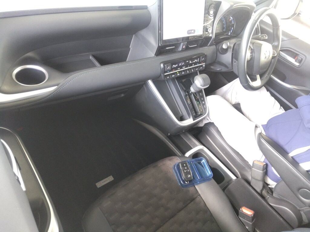 2024 TOYOTA VOXY HYBRID S-Z photo 3