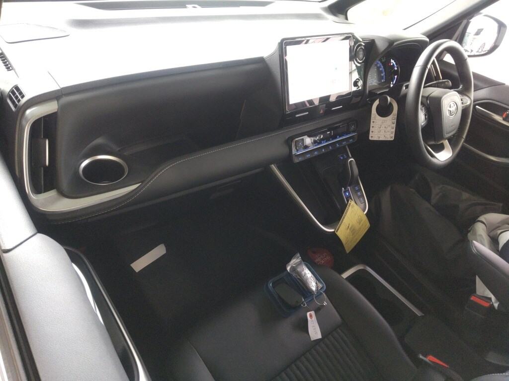 2025 TOYOTA NOAH HYBRID S-Z photo 3