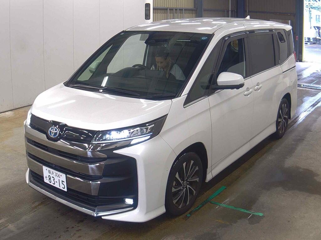 2025 TOYOTA NOAH HYBRID S-Z photo 4