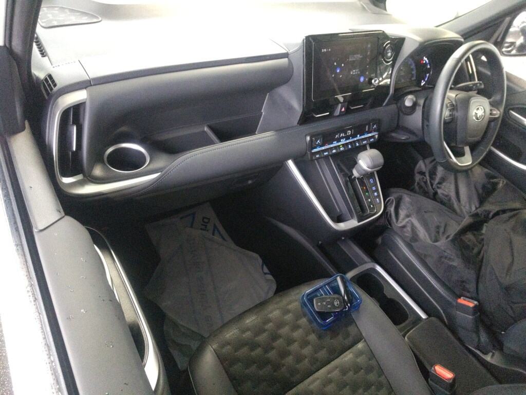 2024 TOYOTA VOXY HYBRID S-Z photo 3