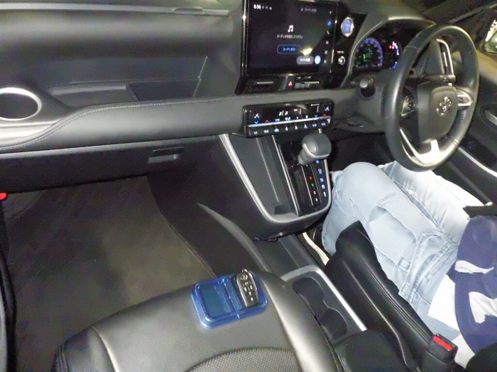 2022 TOYOTA VOXY HYBRID S-Z photo 3