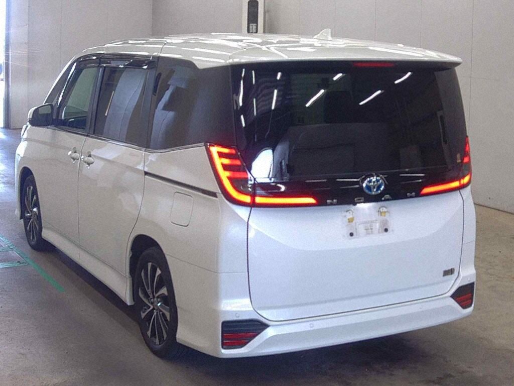2023 TOYOTA NOAH HYBRID S-Z photo 2