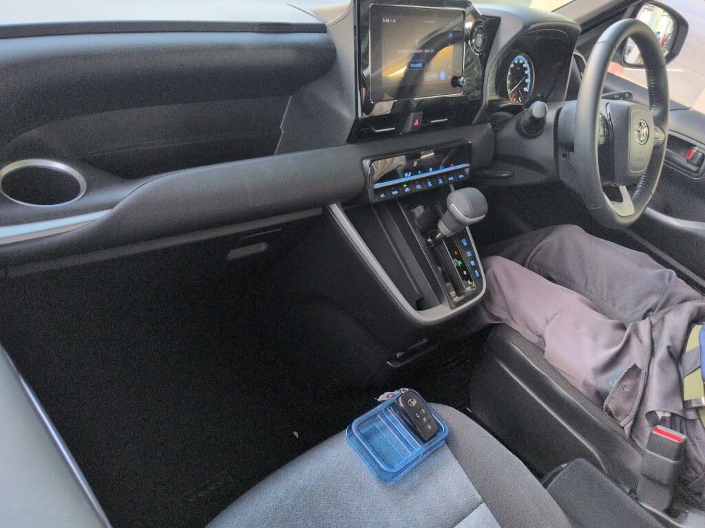 2026 TOYOTA VOXY HYBRID S-G photo 3