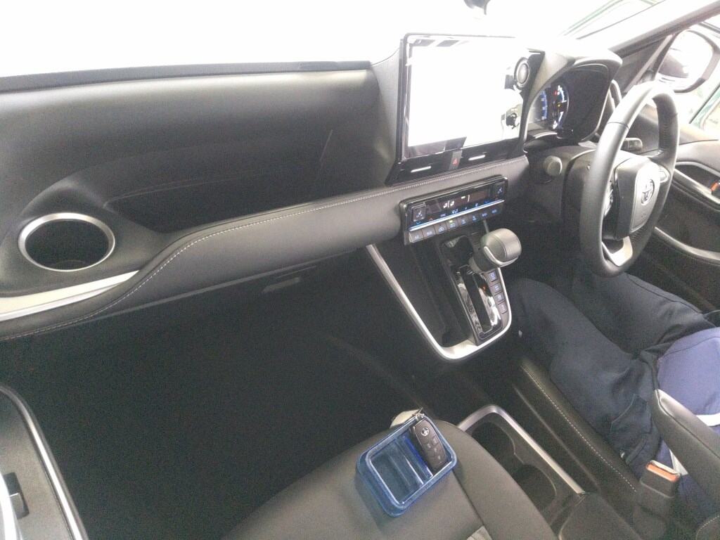 2025 TOYOTA NOAH HYBRID S-Z photo 3