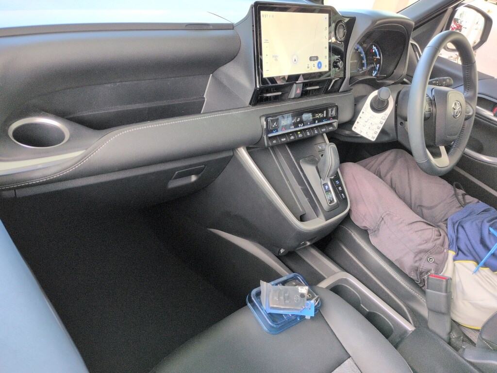 2026 TOYOTA NOAH HYBRID S-Z photo 3