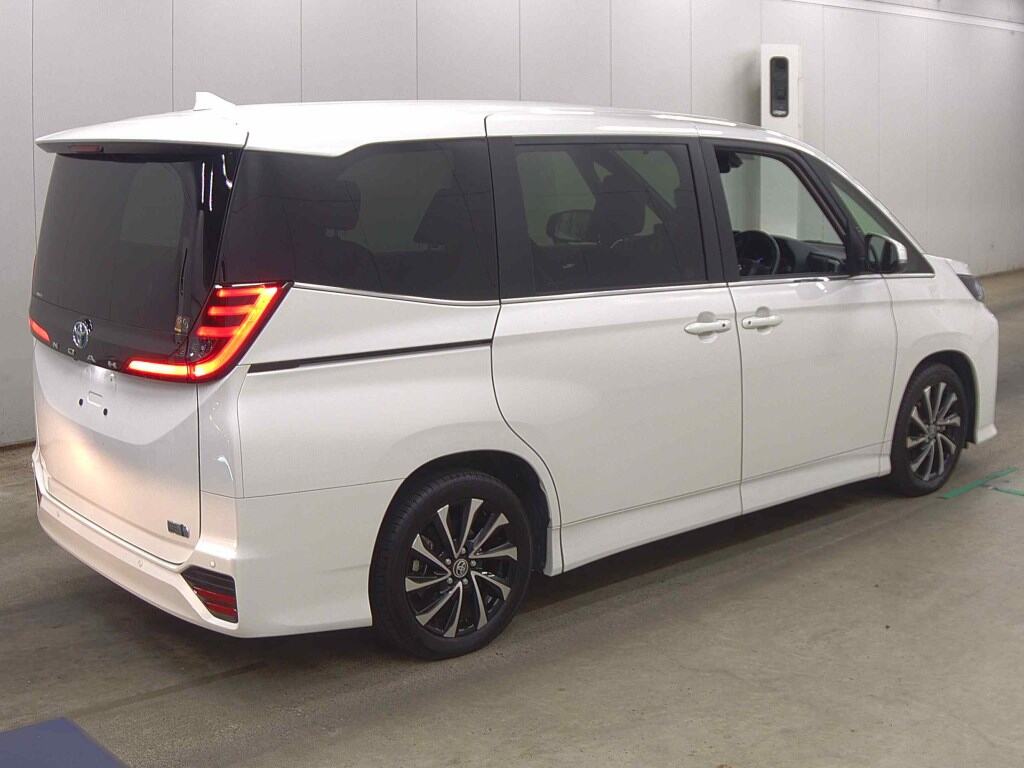 2024 TOYOTA NOAH HYBRID S-Z photo 5