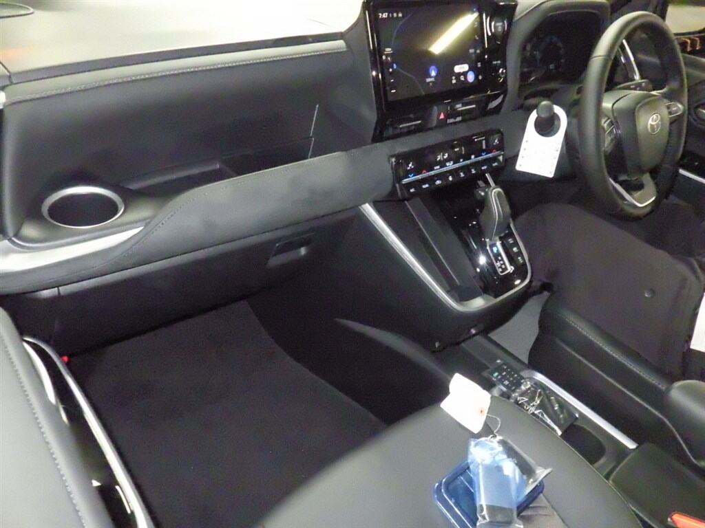 2026 TOYOTA VOXY HYBRID S-Z photo 3
