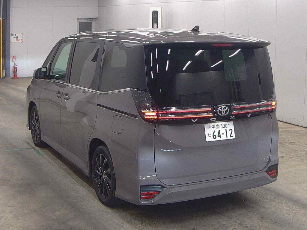 2026 TOYOTA VOXY HYBRID S-Z photo 2