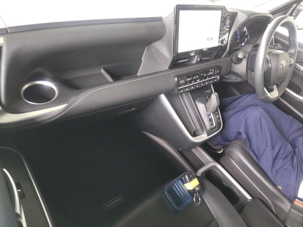 2025 TOYOTA NOAH HYBRID S-Z photo 3