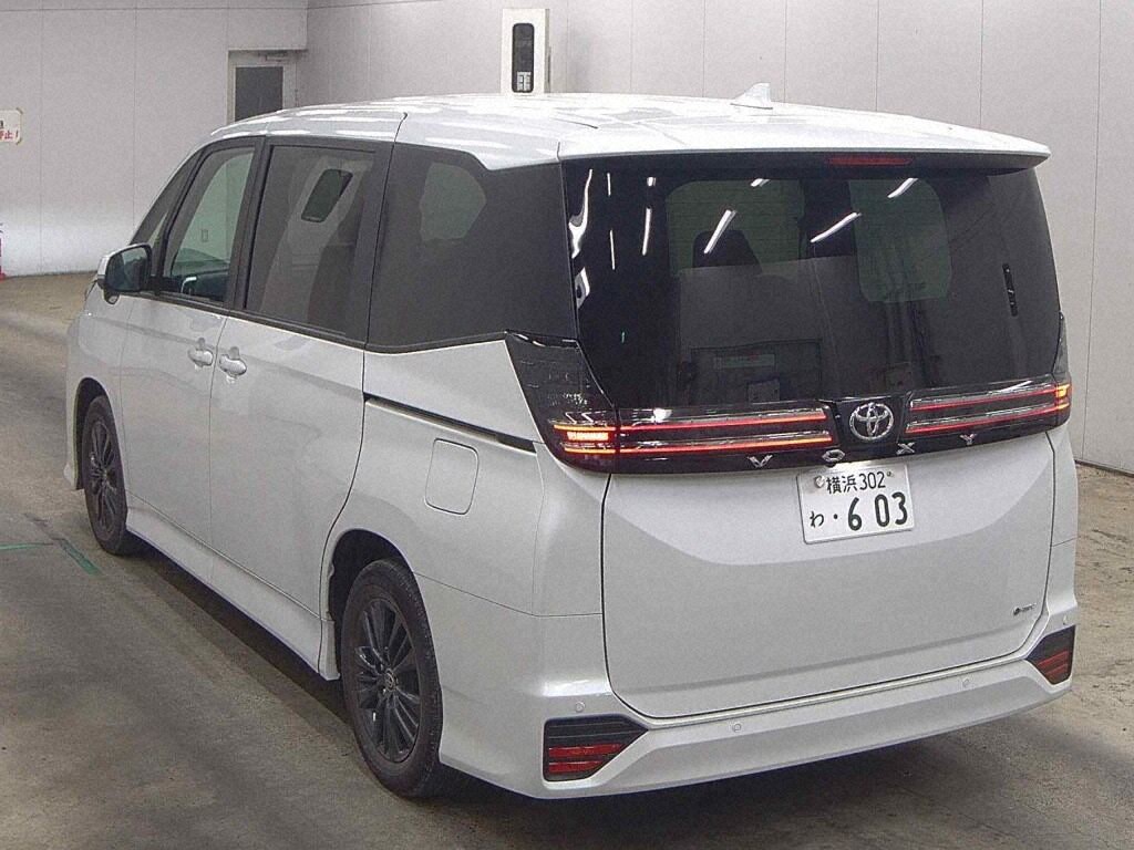 2026 TOYOTA VOXY HYBRID S-G photo 2