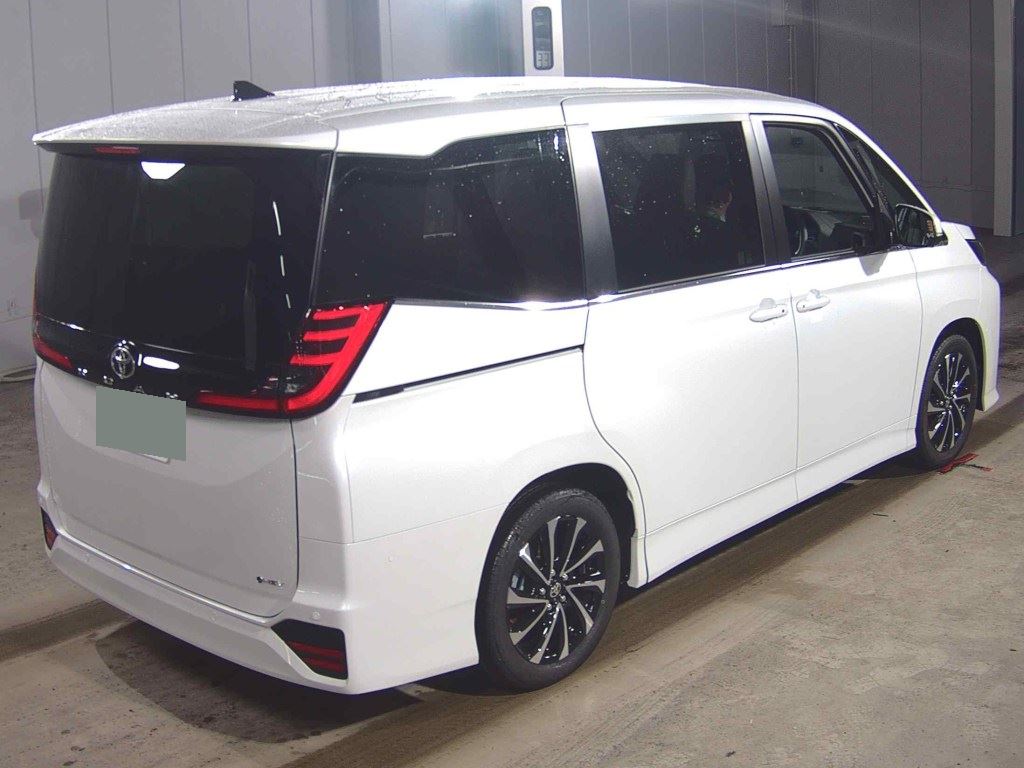 2026 TOYOTA NOAH HYBRID S-Z photo 5