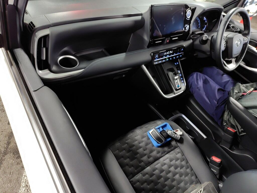 2022 TOYOTA VOXY HYBRID S-Z photo 5