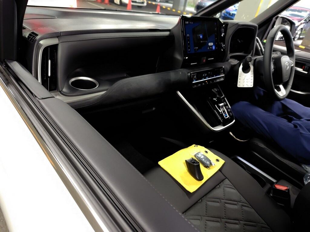 2026 TOYOTA VOXY HYBRID S-Z photo 3