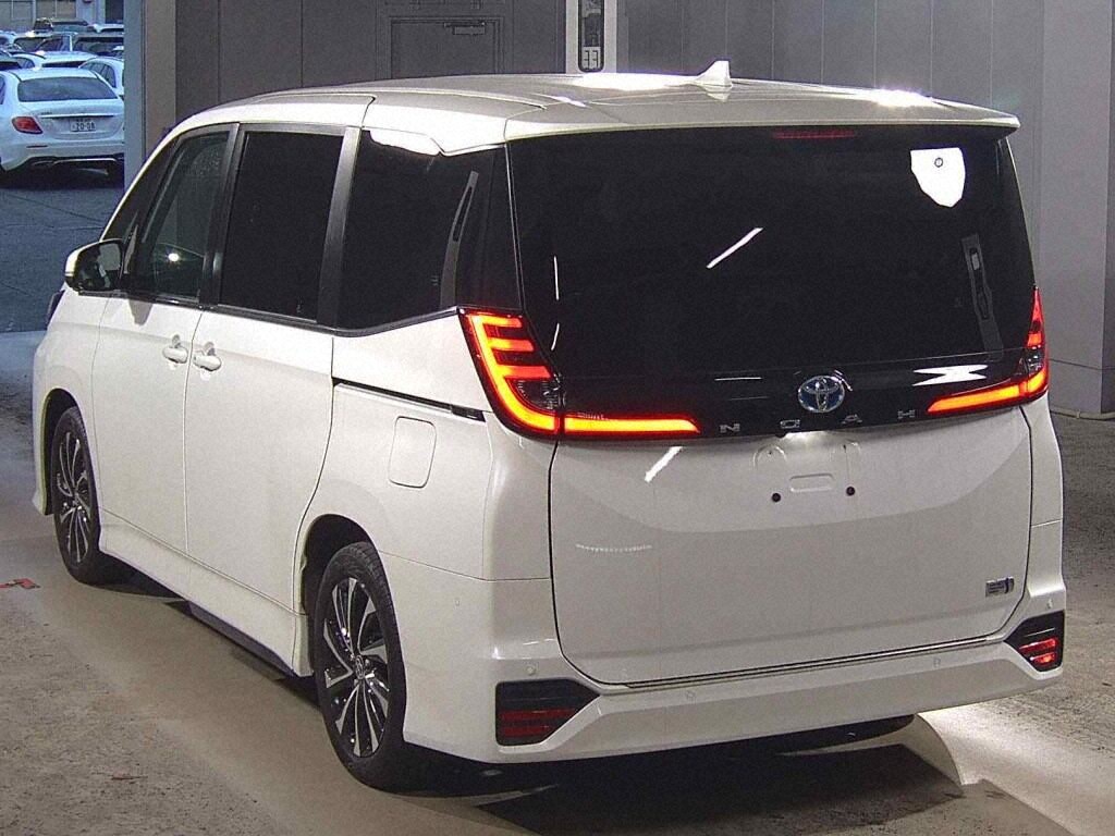 2023 TOYOTA NOAH HYBRID S-Z photo 2