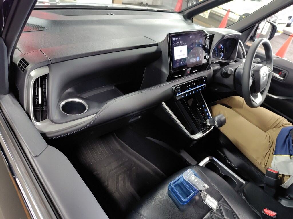 2025 TOYOTA VOXY HYBRID S-Z photo 3
