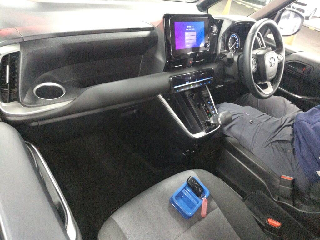 2026 TOYOTA VOXY HYBRID S-G photo 3
