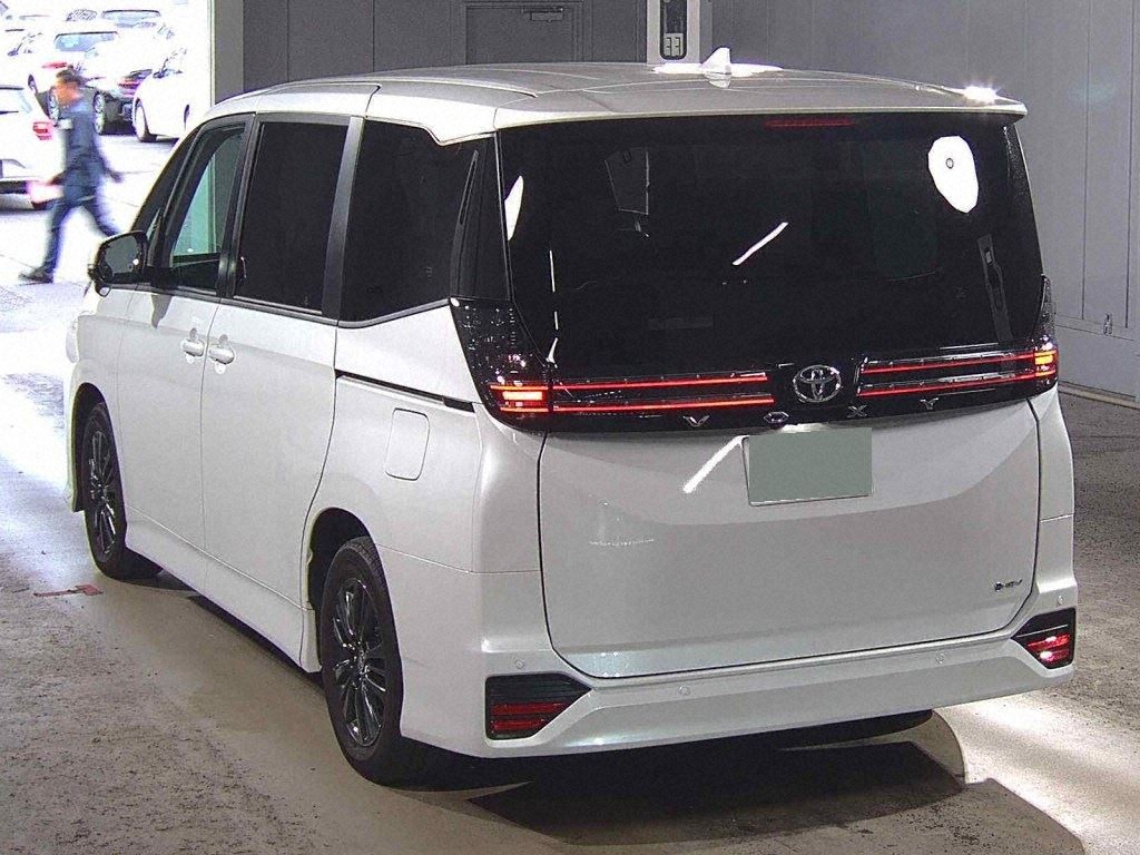 2026 TOYOTA VOXY HYBRID S-G photo 2
