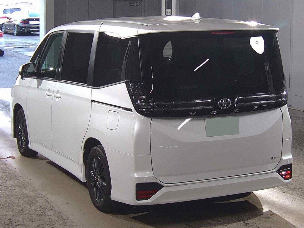 2026 TOYOTA VOXY HYBRID S-G photo 2