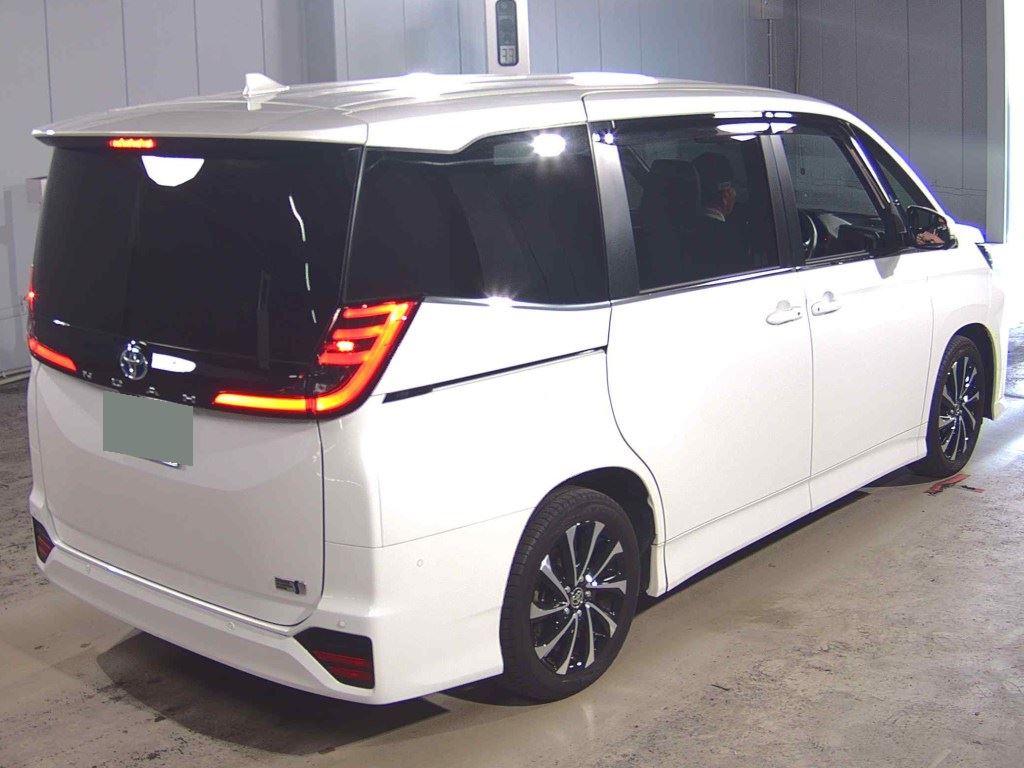 2025 TOYOTA NOAH HYBRID S-Z photo 5
