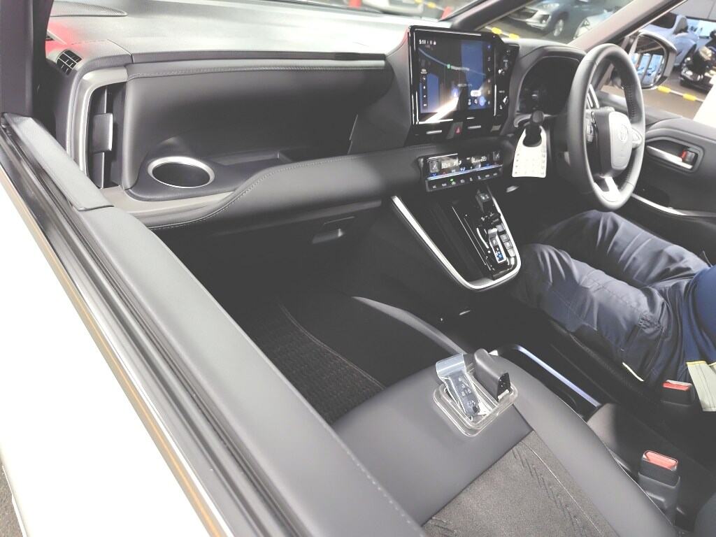 2026 TOYOTA NOAH HYBRID S-Z photo 3