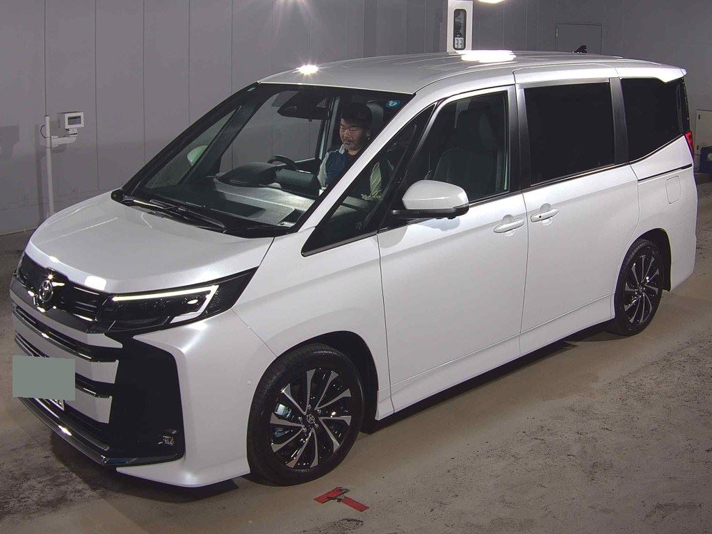2026 TOYOTA NOAH HYBRID S-Z photo 4